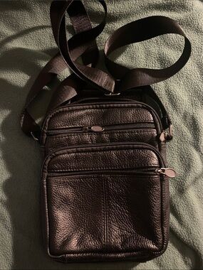 Men's Compact Crossbody Bag 💯 Leather